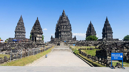 Candi Borobudur & Prambanan