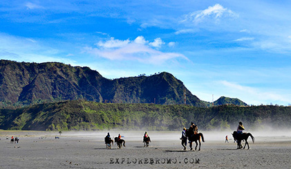 Gunung Bromo sunrise & lautan pasir